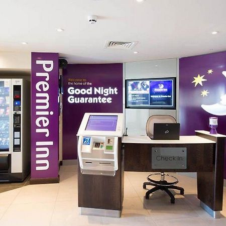 Premier Inn Leek Town Centre Eksteriør billede