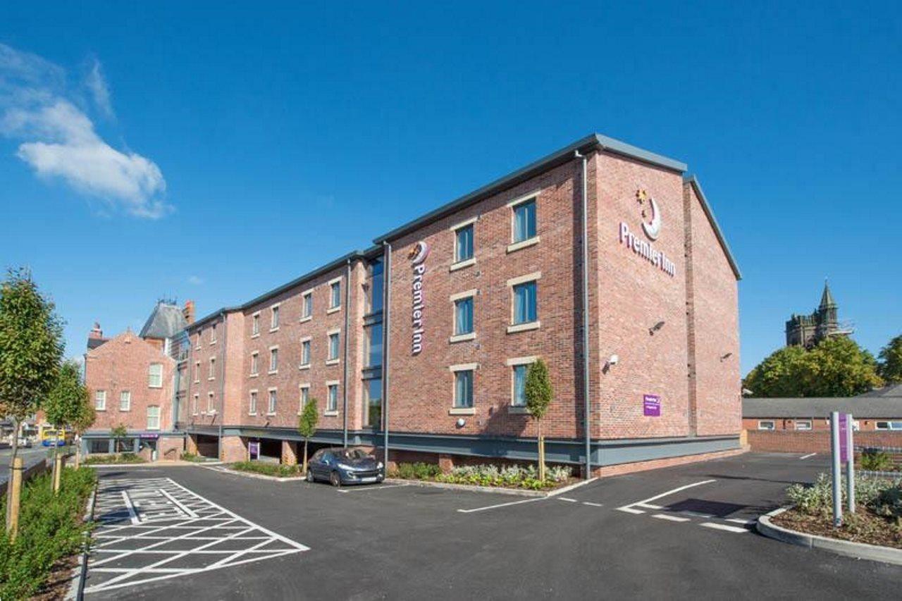 Premier Inn Leek Town Centre Eksteriør billede