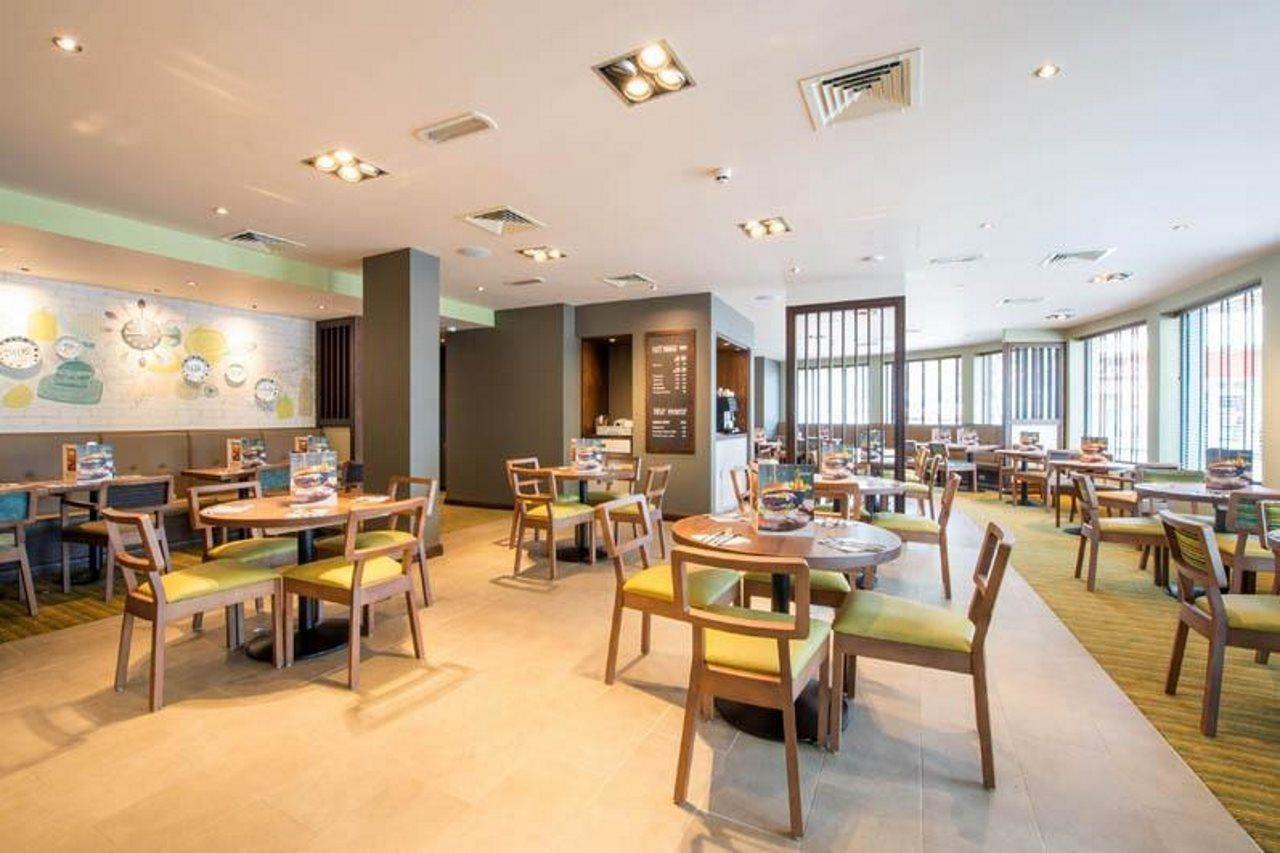 Premier Inn Leek Town Centre Eksteriør billede