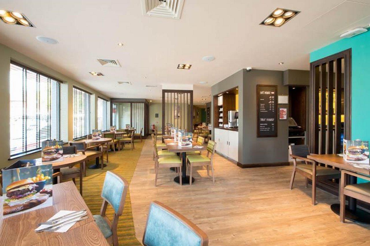 Premier Inn Leek Town Centre Eksteriør billede